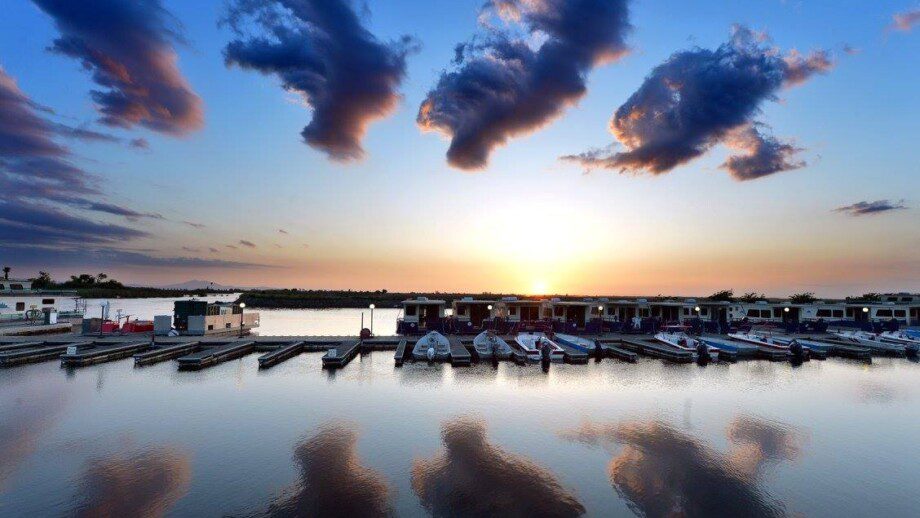 Paradise Point On The Delta Stockton, California WakeScout