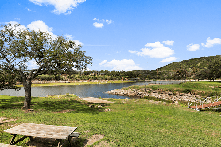 Thunderbird Lodge and Marina at Spider Mountain