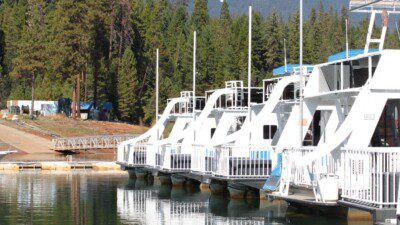 Water Sport Resorts in California: Trinity Lake Resort and Marina