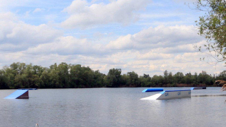 Wasserski und Wakeboard- Seilbahn Gundelfingen