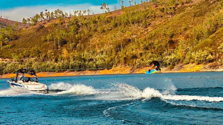 Maven Wakeboard School