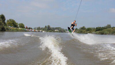 Wakeboarding, Waterskiing, and Cable Wake Parks in Zele: Wake and Waterski School Costa Zela
