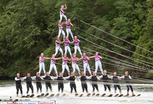 Beaverland Must-Skis Water Ski Show Team