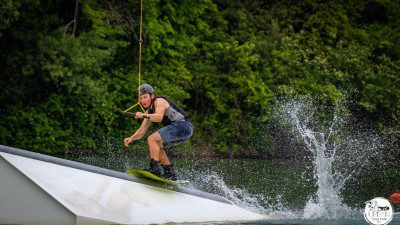 Wakeboarding, Waterskiing, and Cable Wake Parks in Le PONTET: Urban Wake Park