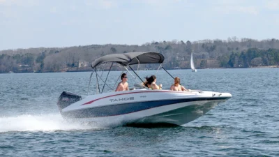Water Sport Resorts in Indiana: Fourwinds Lakeside Inn & Marina